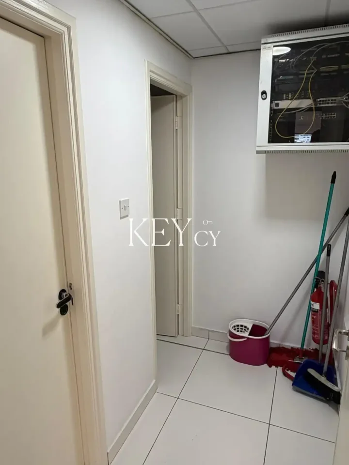 Офис 150 м² в аренду в Limassol, Limassol - Agia Zoni