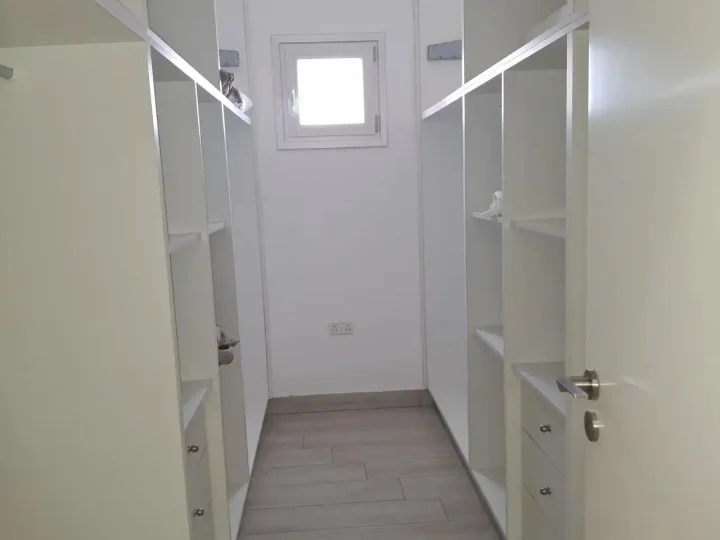 Semi-detached house for rent 185 m² in Limassol, Kato Polemidia
