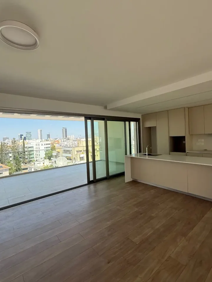 3-bedroom apartments for rent 160 m² in Nicosia, Agioi Omologites