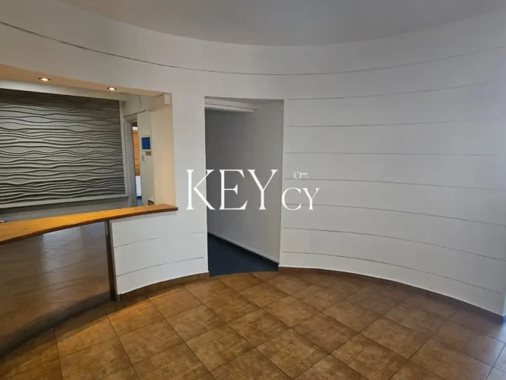 Office 150 m² for rent in Limassol, Limassol - Agia Zoni