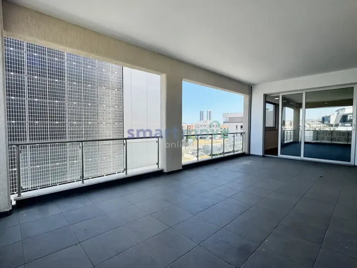 Office 300 m² for rent in Limassol, Agios Athanasios