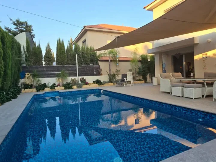 Detached house for rent 180 m² in Limassol, Parekklisia