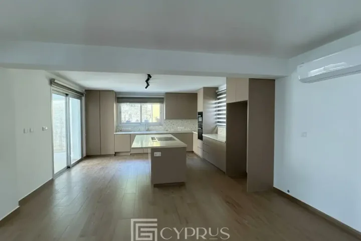 4-bedroom apartments for rent 246 m² in Paphos, Paphos - Anavargos