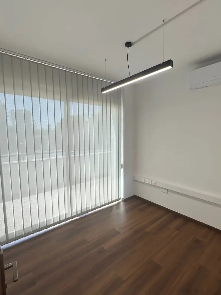 Office 70 m² for rent in Limassol, Limassol - Agios Nektarios