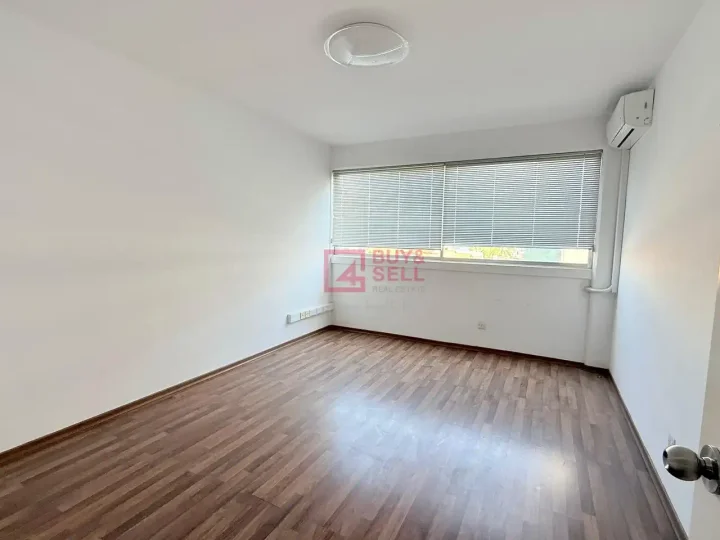 Office 99 m² for rent in Limassol, Limassol - Agios Nicolaos