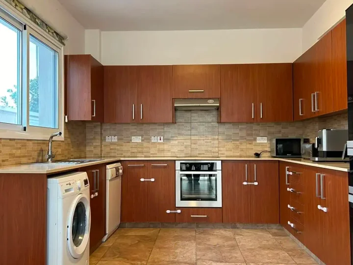 Villa for rent 190 m² in Paphos, Chlorakas