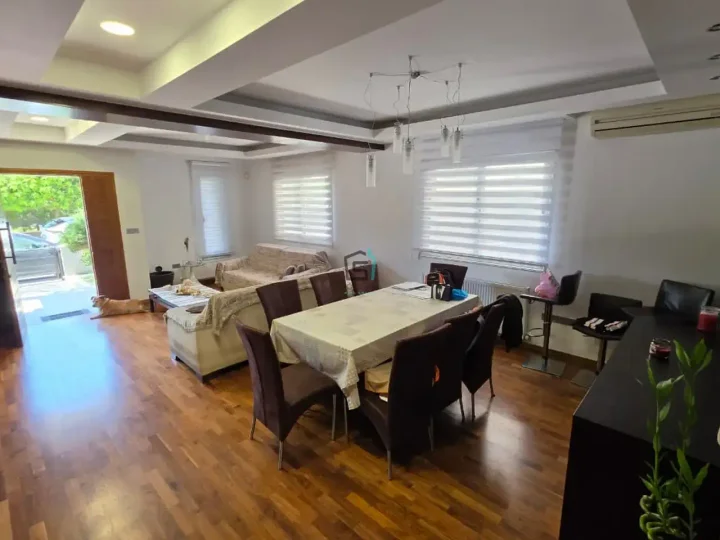 Μονοκατοικία προς ενοικίαση 280 μ² στην τοποθεσία Limassol, Limassol - Kapsalos