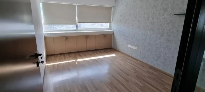 Office 377 m² for rent in Limassol, Limassol - Agia Zoni