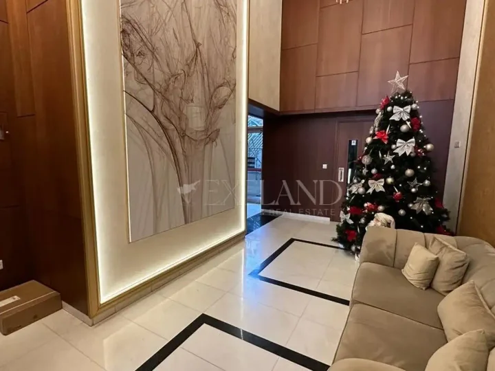 Office 242 m² for rent in Limassol, Limassol - Neapolis