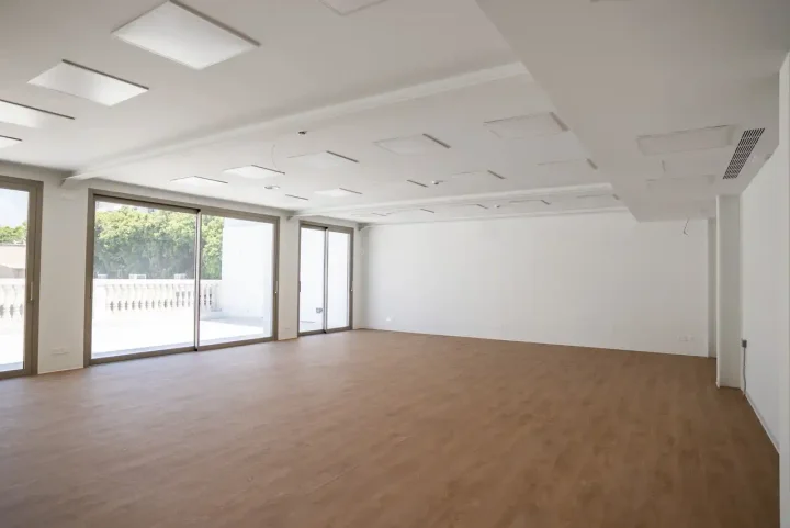 Office 130 m² for rent in Limassol, Historical Center