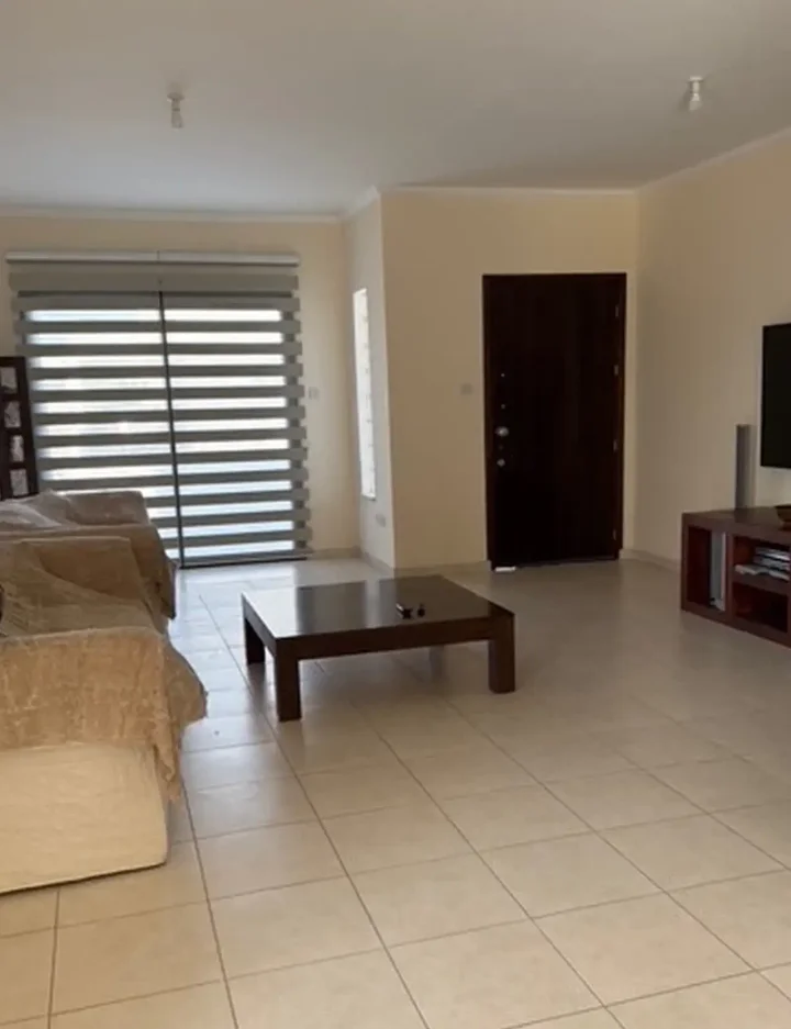 4-bedroom villa for rent 255 m² in Larnaca, Livadia Larnakas