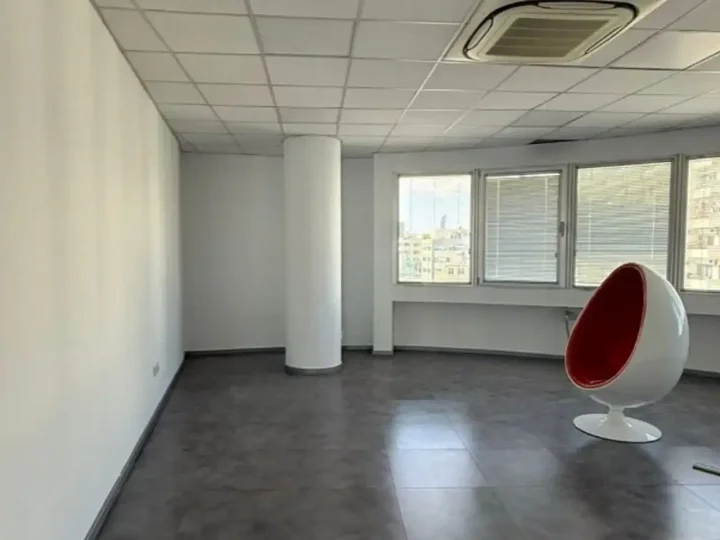 Office 434 m² for rent in Limassol, Limassol - Neapolis