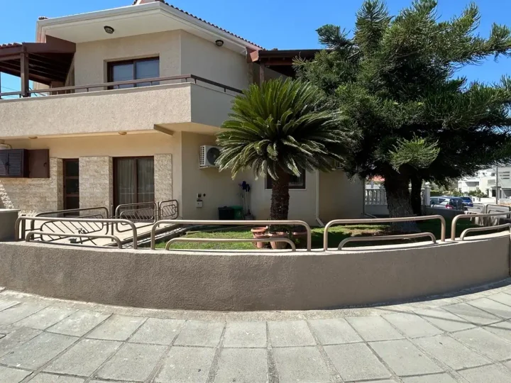 3-bedroom semi-detached house for rent 180 m² in Limassol, Ekali