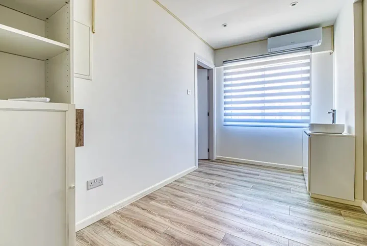 Commercial properties 55 m² for rent in Limassol, Limassol - Neapolis