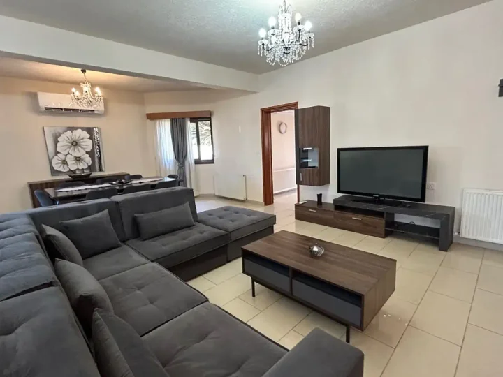 3-bedroom semi-detached house for rent 180 m² in Limassol, Ekali