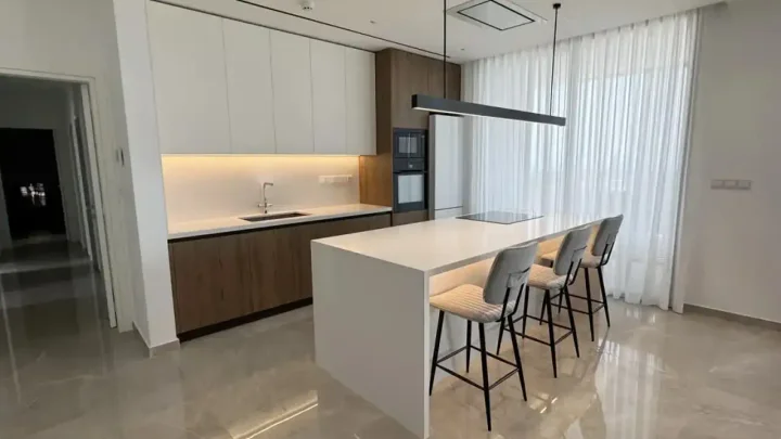3-bedroom apartments for rent 193 m² in Limassol, Panthea