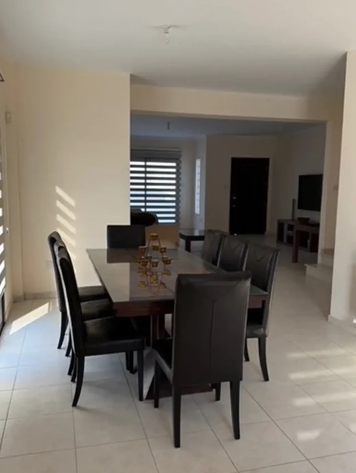 4-bedroom villa for rent 255 m² in Larnaca, Livadia Larnakas