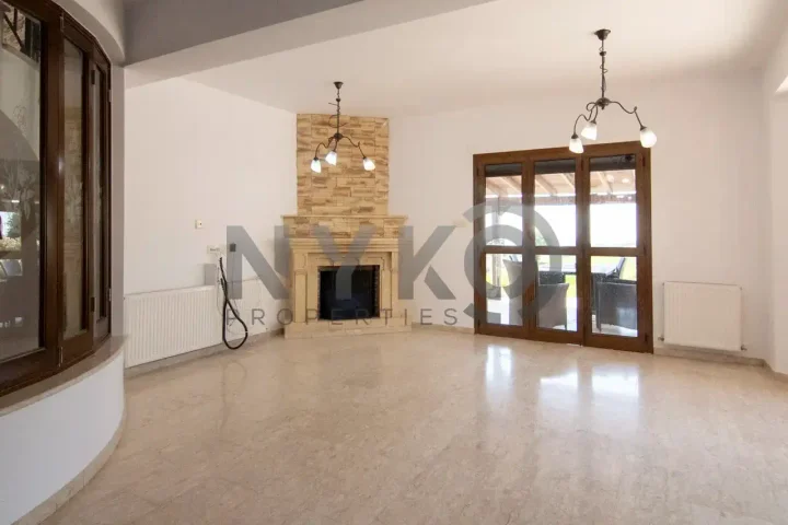 Detached house for rent 300 m² in Limassol, Parekklisia