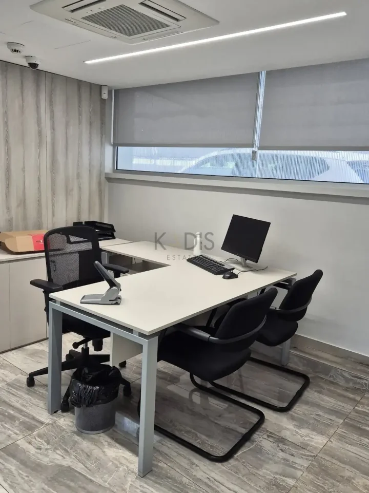 Office 300 m² for rent in Limassol, Polemidia - Agios Nikolaos