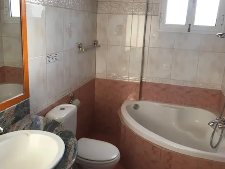 4-bedroom detached house for rent 250 m² in Limassol, Limassol - Mesa Geitonia