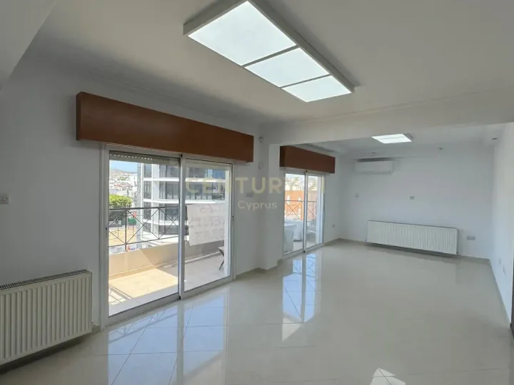 Office 171 m² for rent in Limassol, Germasogeia