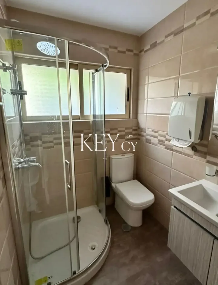 Office 100 m² for rent in Limassol, Potamos Germasogeias