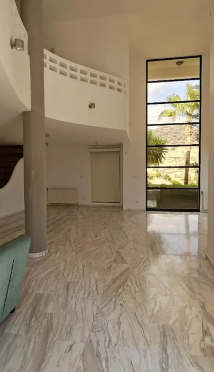 4-bedroom villa for rent 300 m² in Limassol, Palodeia