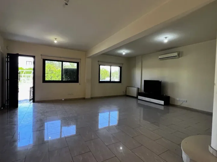 4-bedroom detached house for rent 280 m² in Nicosia, Strovolos - Chryseleousa
