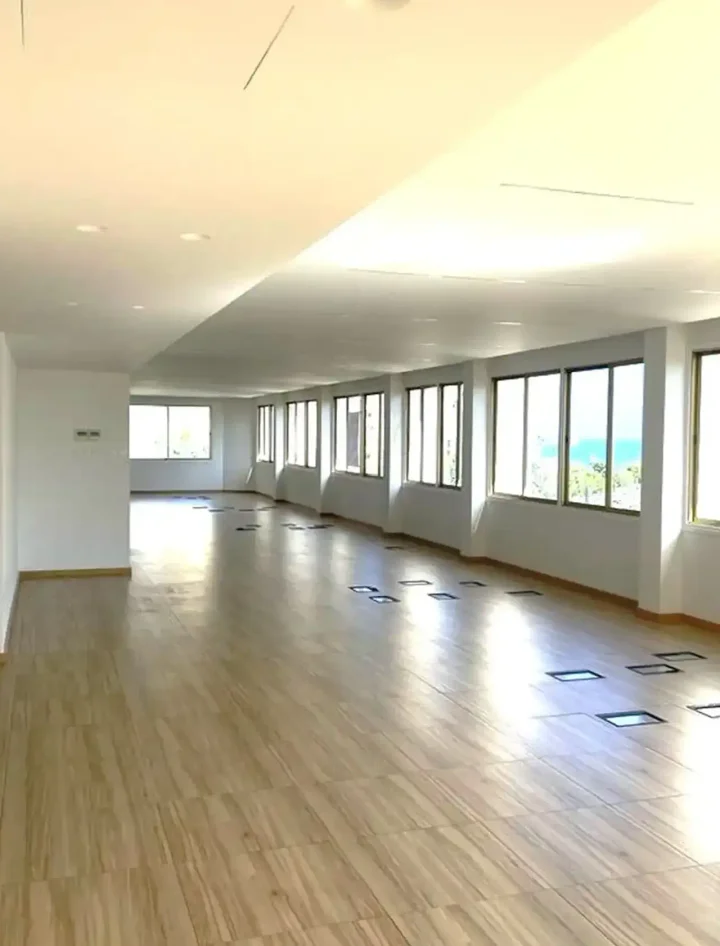 Office 250 m² for rent in Limassol, Limassol - Neapolis