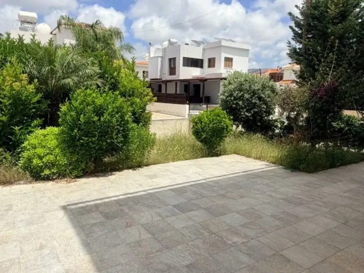 3-bedroom detached house for rent 200 m² in Paphos, Konia