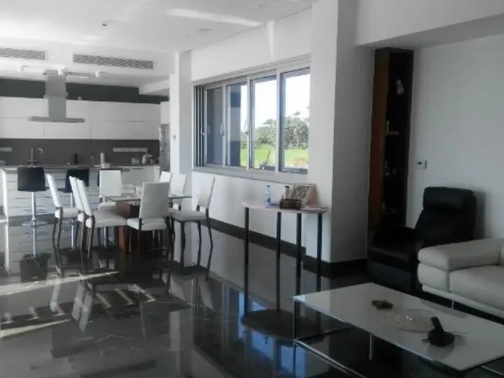 Detached house for rent 295 m² in Paphos, Mesogi