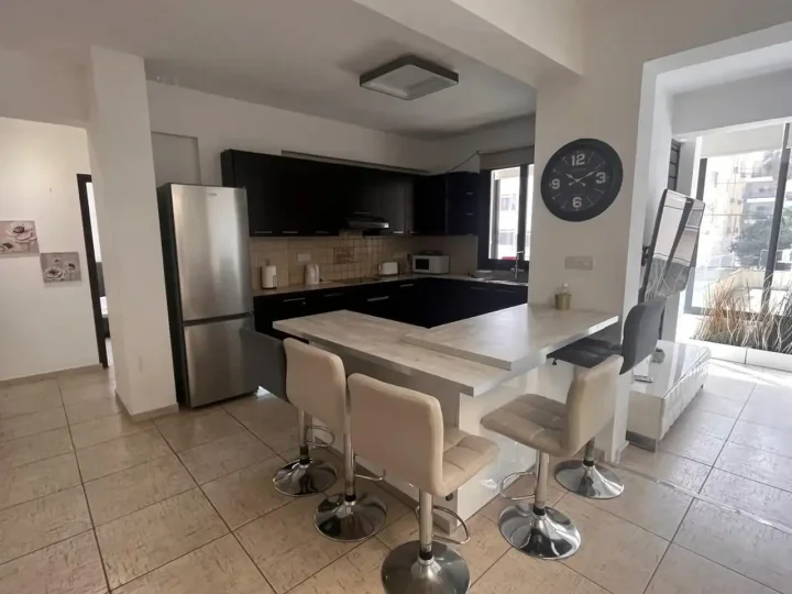 2-bedroom apartments for rent 102 m² in Larnaca, Larnaka - Arch Makarios III
