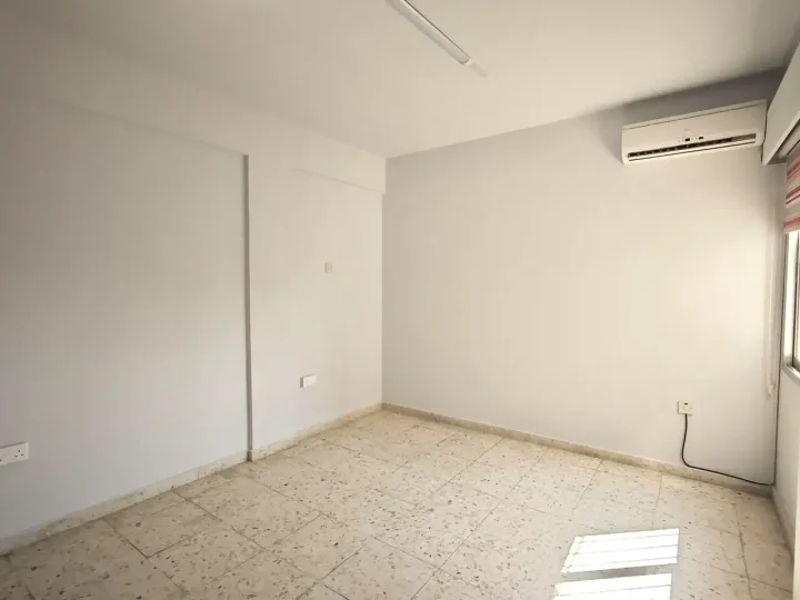 Κατοικίες προς ενοικίαση 200 μ² στην τοποθεσία Limassol, Limassol - Agia Zoni