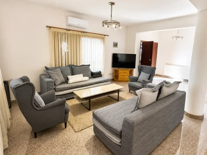 Detached house for rent 180 m² in Limassol, Apesia