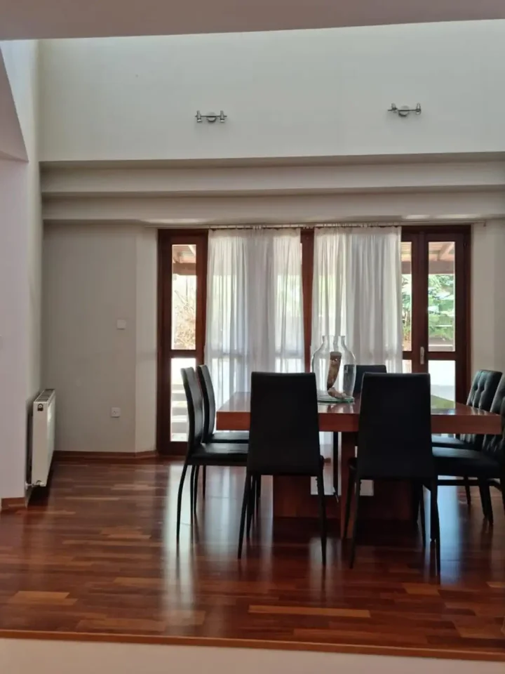 4-bedroom villa for rent 272 m² in Nicosia, Egkomi