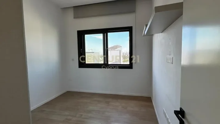 4-bedroom penthouse for rent 184 m² in Limassol, Agios Athanasios