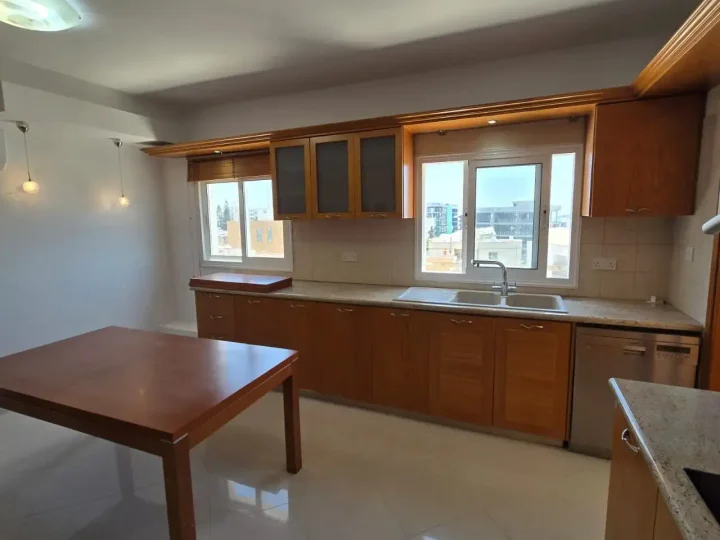 Γραφείο 185 μ² προς ενοικίαση στην τοποθεσία Limassol, Limassol - Mesa Geitonia