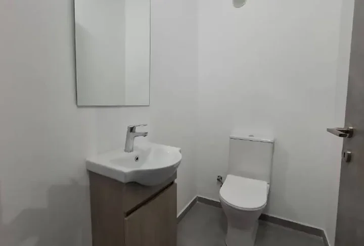 Office 95 m² for rent in Nicosia, Nicosia - Trypiotis