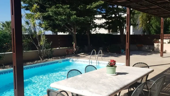 Detached house for rent 300 m² in Limassol, Limassol - Linopetra