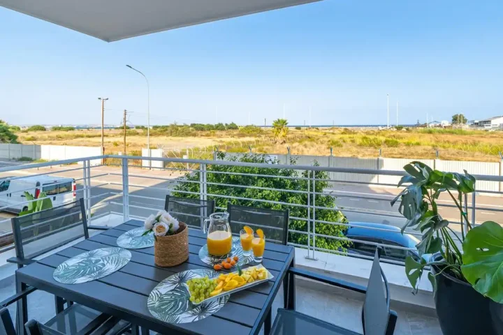 2-bedroom apartments for rent 80 m² in Larnaca, Larnaka - Finikoudes