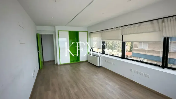 Офис 276 м² в аренду в Limassol, Limassol - Agia Triada