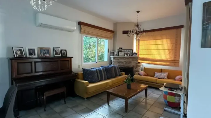Detached house for rent 250 m² in Paphos, Armou