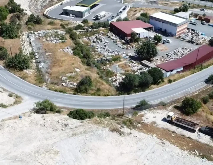 Warehouse 400 m² for rent in Limassol, Paramytha