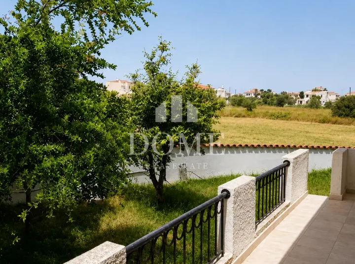 3-bedroom semi-detached house for rent 150 m² in Paphos, Koili