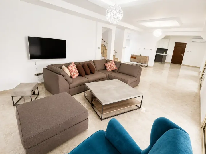 Villa for rent 360 m² in Paphos, Marathounta