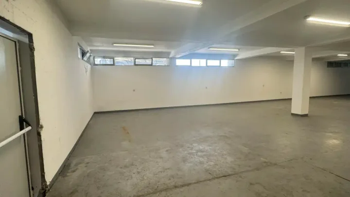 Warehouse 200 m² for rent in Limassol, Agios Athanasios