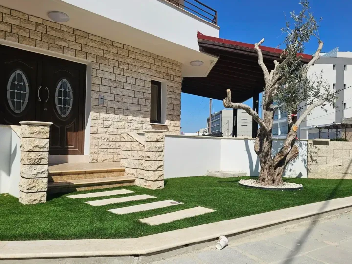 Residential properties for rent 260 m² in Larnaca, Larnaka - Agioi Anargyroi I