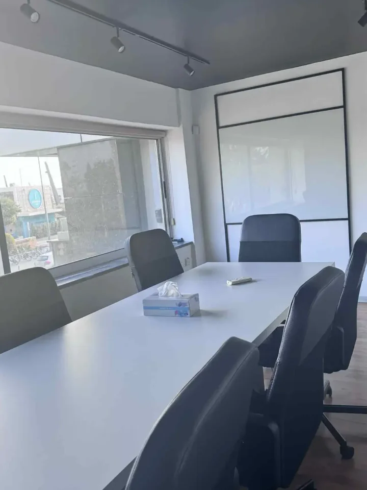 Office 216 m² for rent in Limassol, Limassol Marina