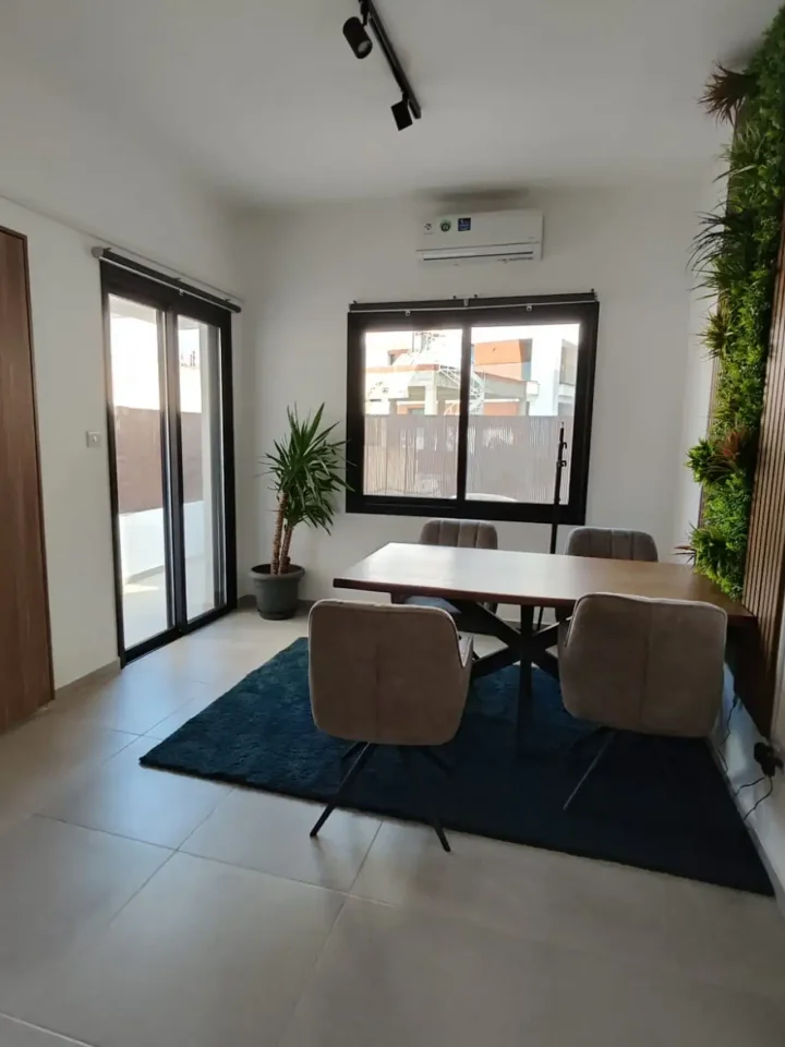 Офис 204 м² в аренду в Limassol, Limassol - Agia Zoni
