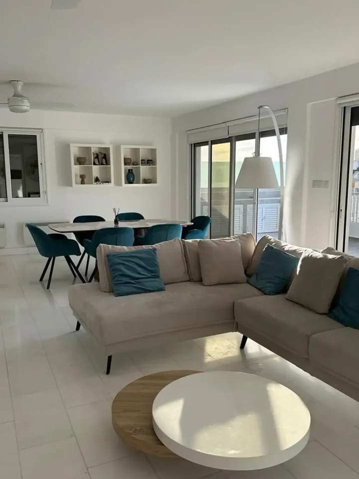 Penthouse for rent 138 m² in Paphos, Paphos - Agios Theodoros